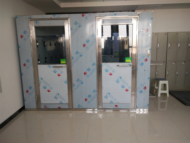 不同行業(yè)怎樣購買最適合自己企業(yè)使用的【風(fēng)淋室】呢？