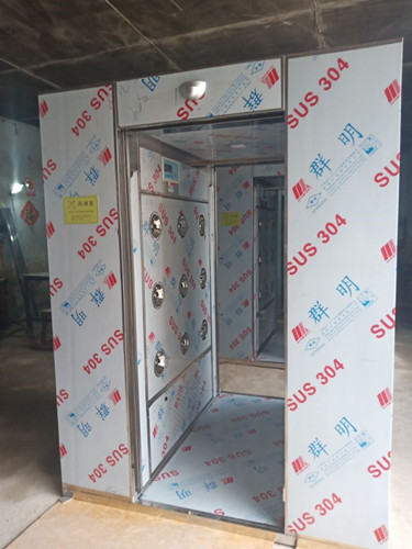 有哪些行業(yè)需要安裝風(fēng)淋室呢？